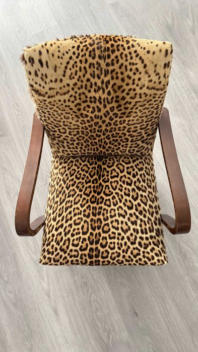 Cadeirão em pele Leopardo