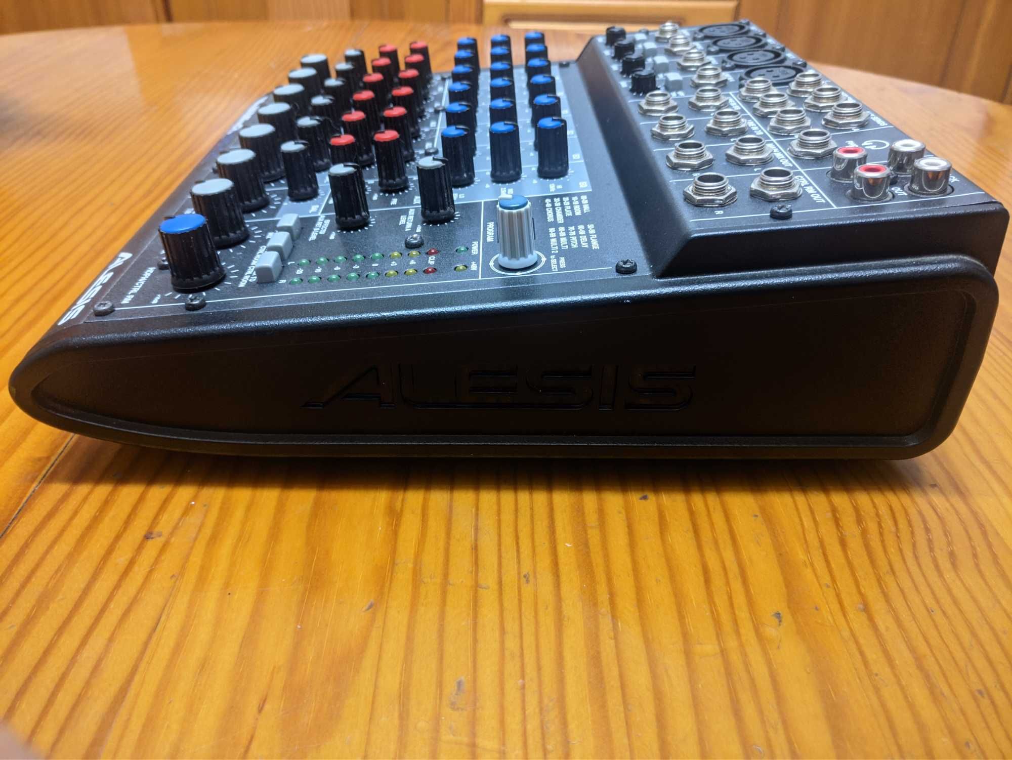 Alesis MultiMix 8 USB 2.0