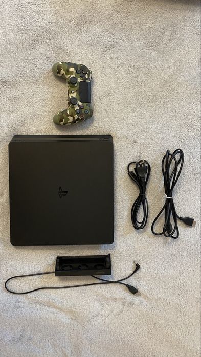Play station 4 slim + gta 5