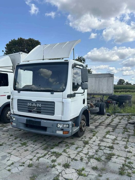 MAN TGL  MAN TGL 8.180 / 10.180 / Euro 3 / 2006 rok / do zabudowy / winda