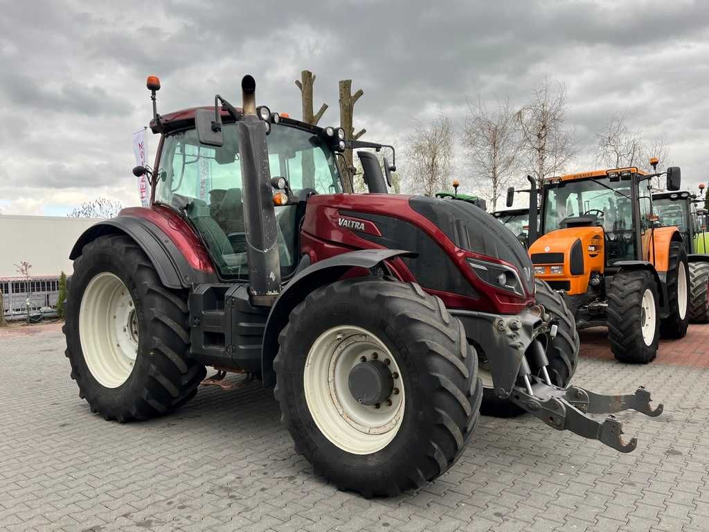 Valtra T174 VERSU / Pneumatyka / Przednia oś + kabina amortyzowana /