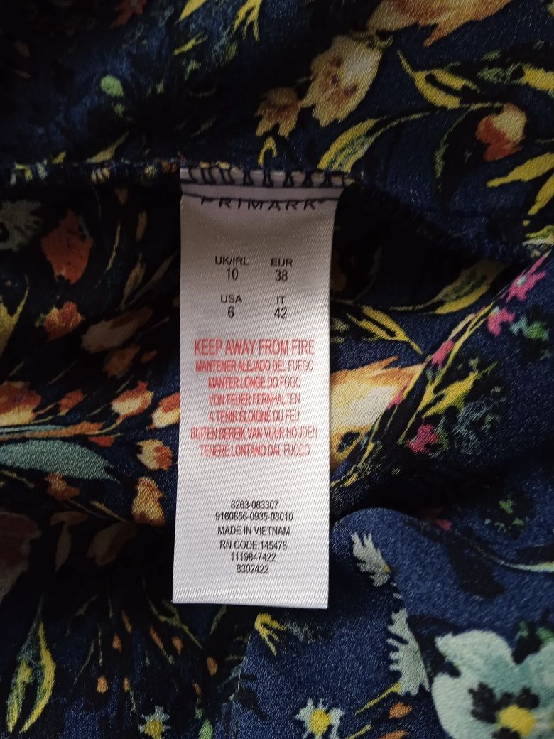 Bluzka elegancka  nowa w kwiaty Primark