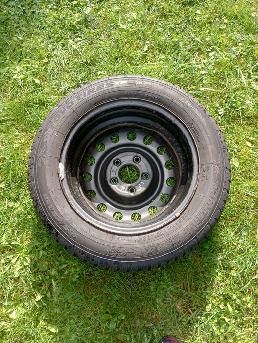 Opony zimowe na felgach stalowych 185/65/15