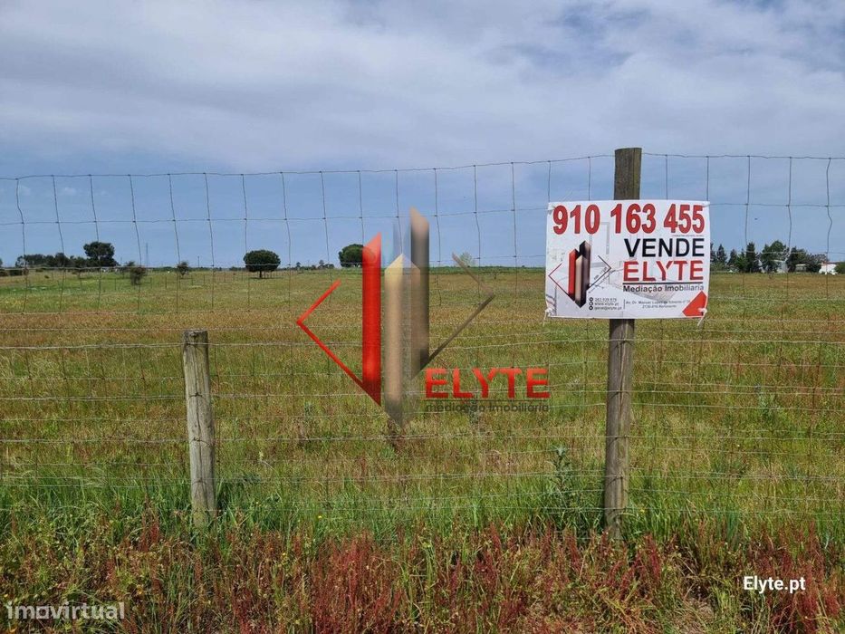 Terreno nos Foros de Almada