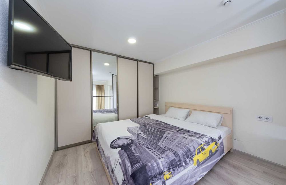 Дворівневий смарт апартамент, поруч із метро, здам подобово.