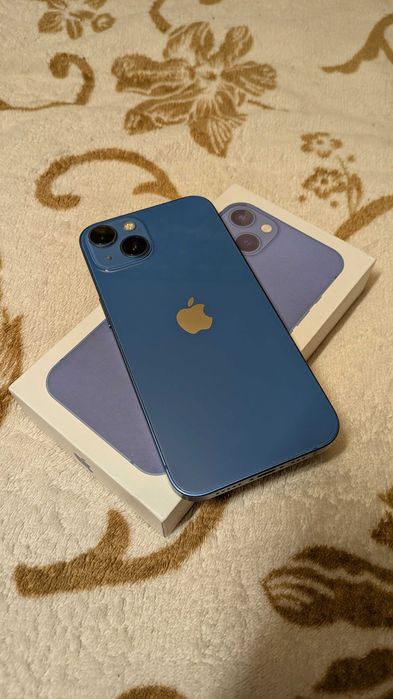 iPhone 13 • 128 GB • Blue