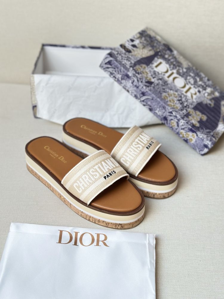 Шлепанцы Dior , тапки Dior, шльопки ,шльопанці  , босоножки