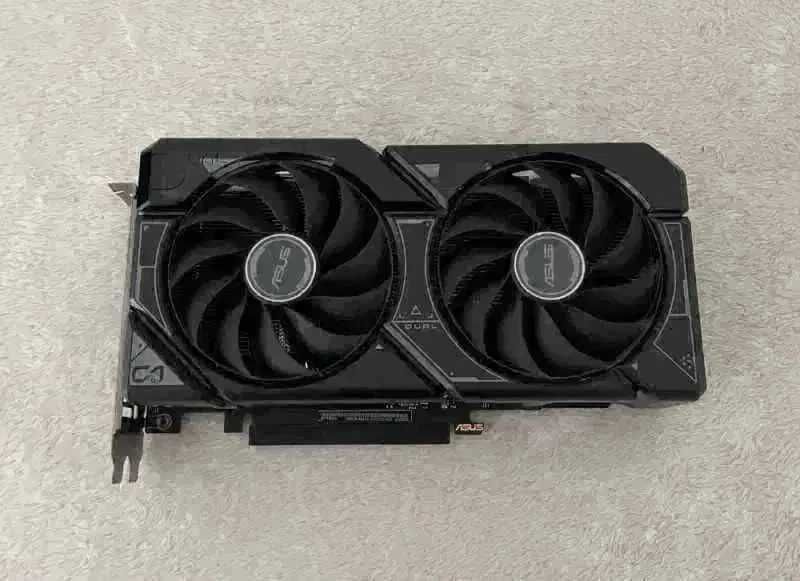 RTX 4060 8GB asus dual OC