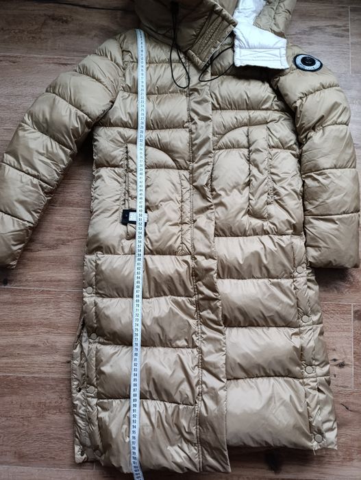 Зимовий пуховик жіночий