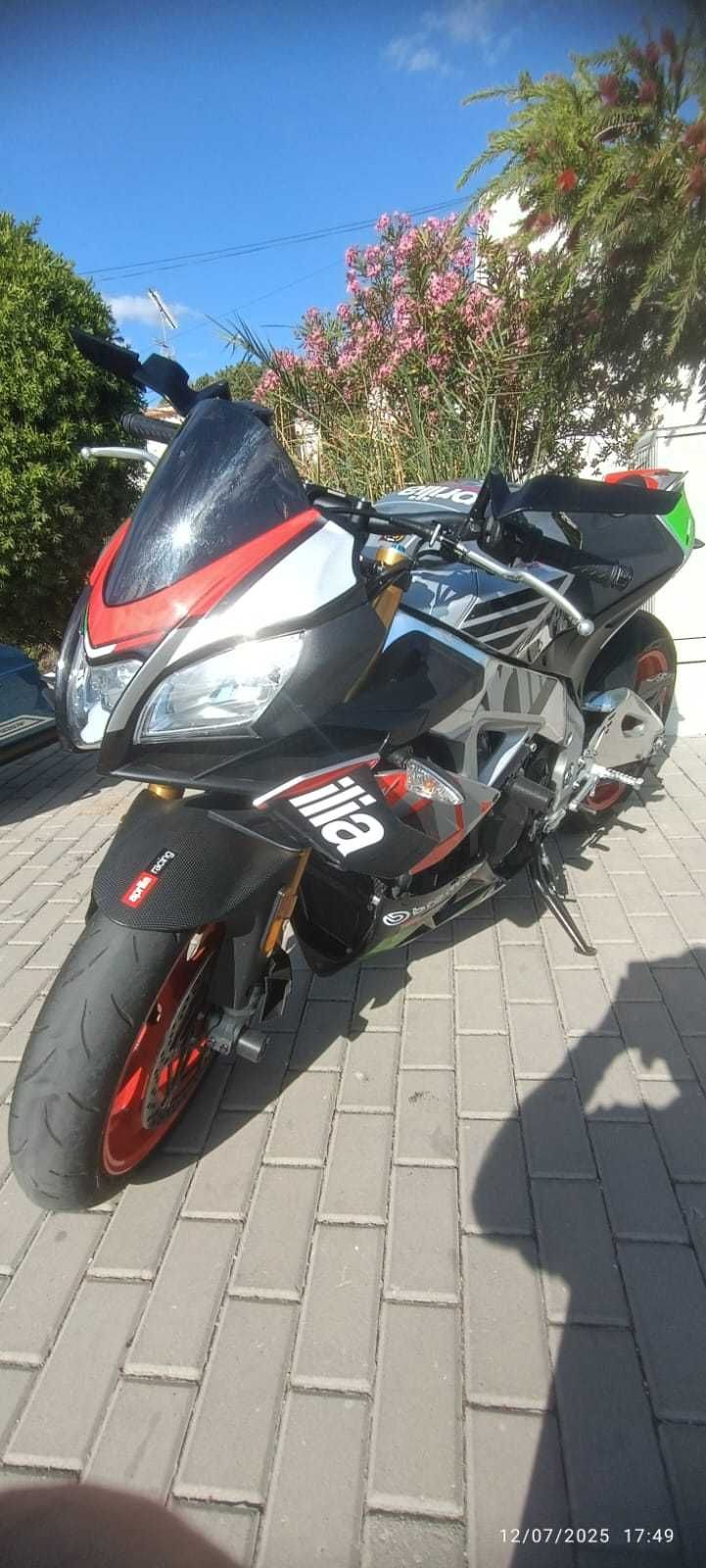Aprilia rsv4 1100cc tuono factory