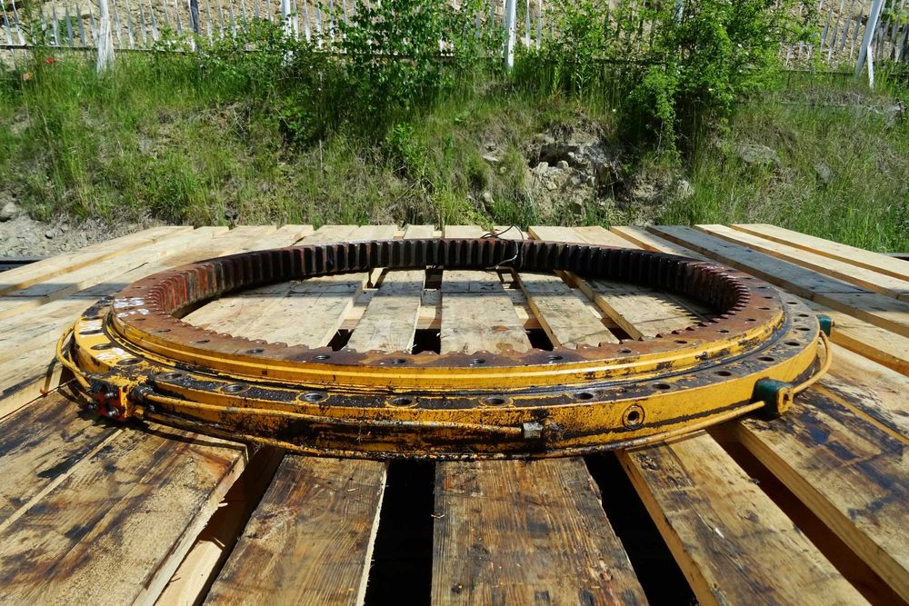 Wieniec obrotu. Łożysko obrotu do koparki Liebherr A900. Slewing ring