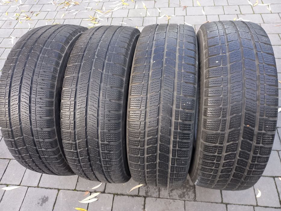 Opony zimowe 215/65R16C Kleber