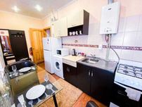 Продам затишну однокімнатну квартиру в центрі міста