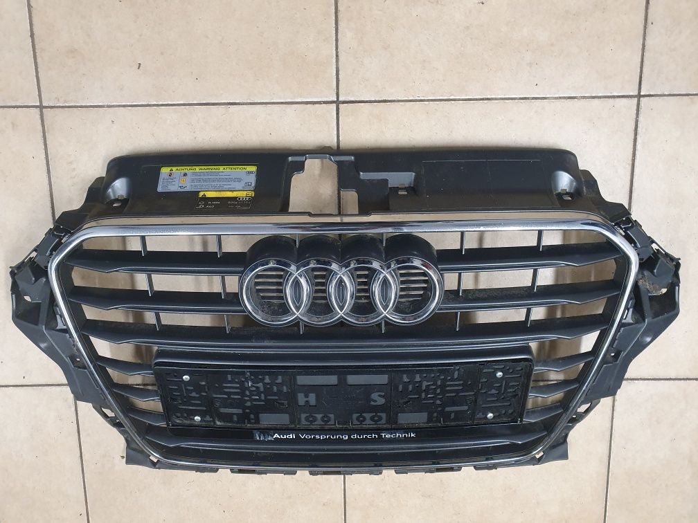 Wysyłka Atrapa grill Audi A3 8V oryginał
