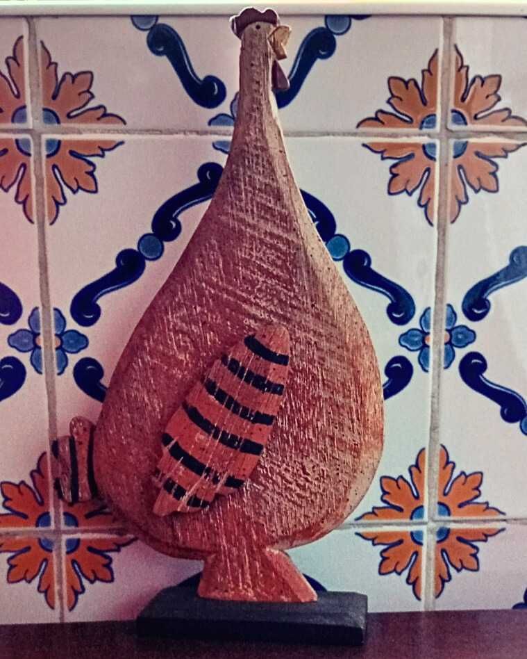 Decoração em Madeira – Galinha Feita à Mão (29 cm)