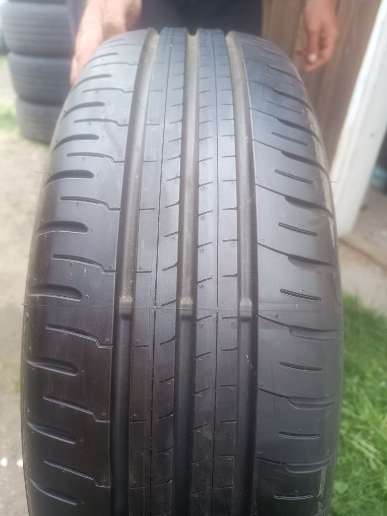 Komplet opon nowe Falken