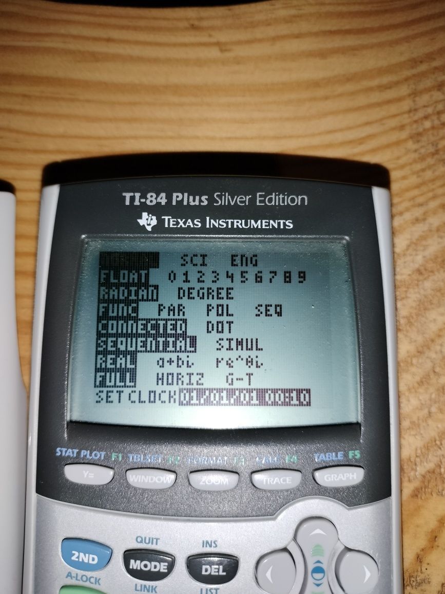 Calculadora TI-84 Silver Edition 
 TI-84 Silver Edition 
Totalmente fu