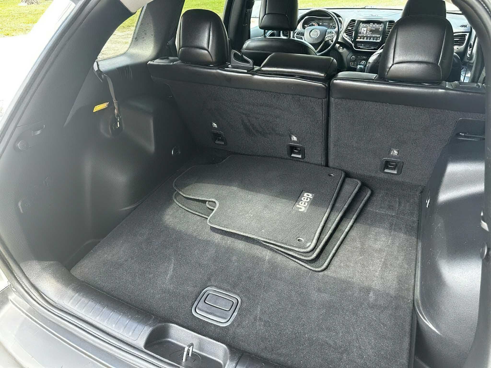 Jeep Cherokee      2019
