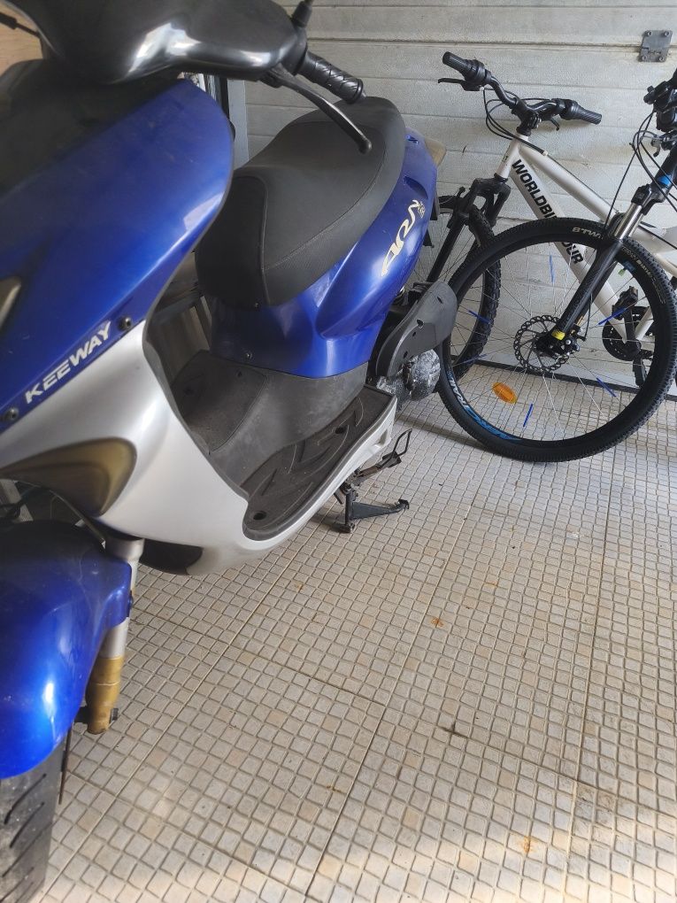 Vendo ou troco Moto keeway ARN 125cc