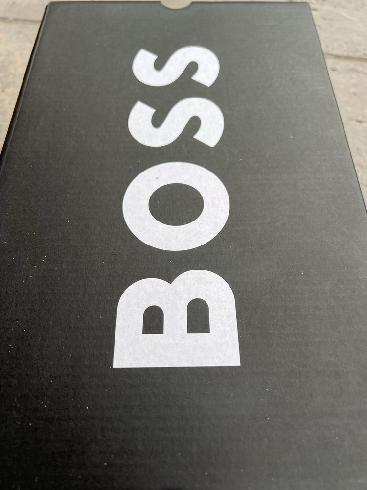 Ténis Boss. Originais. Com muito pouco uso.