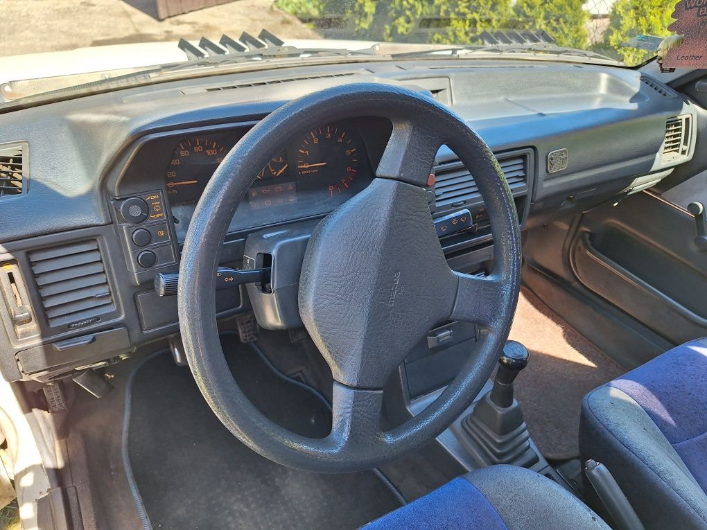 Mazda 323 kombi, benzyna