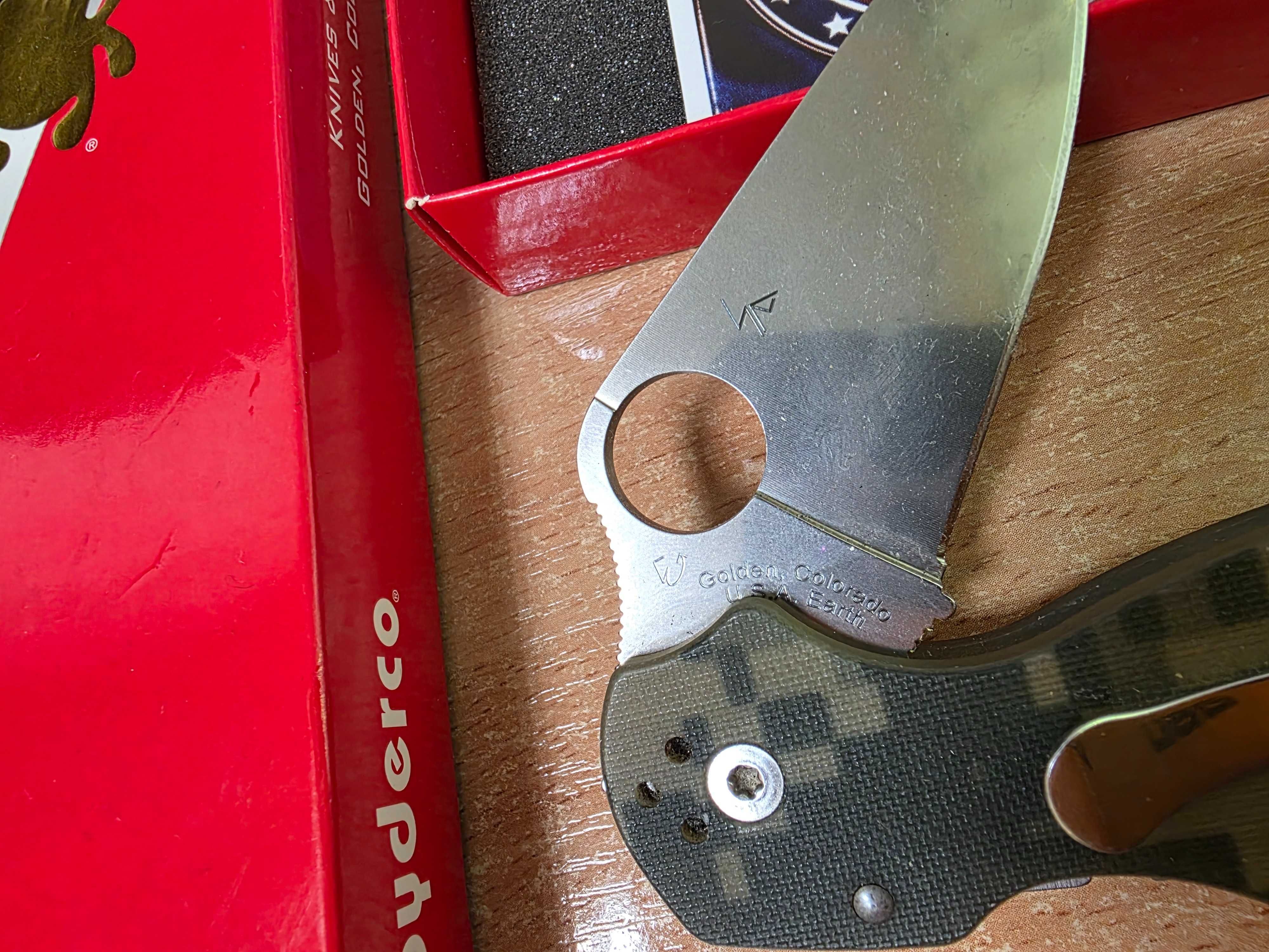 Nóż składany Spyderco Para 3 G-10 Digital Camo Plain (C223GPCMO)