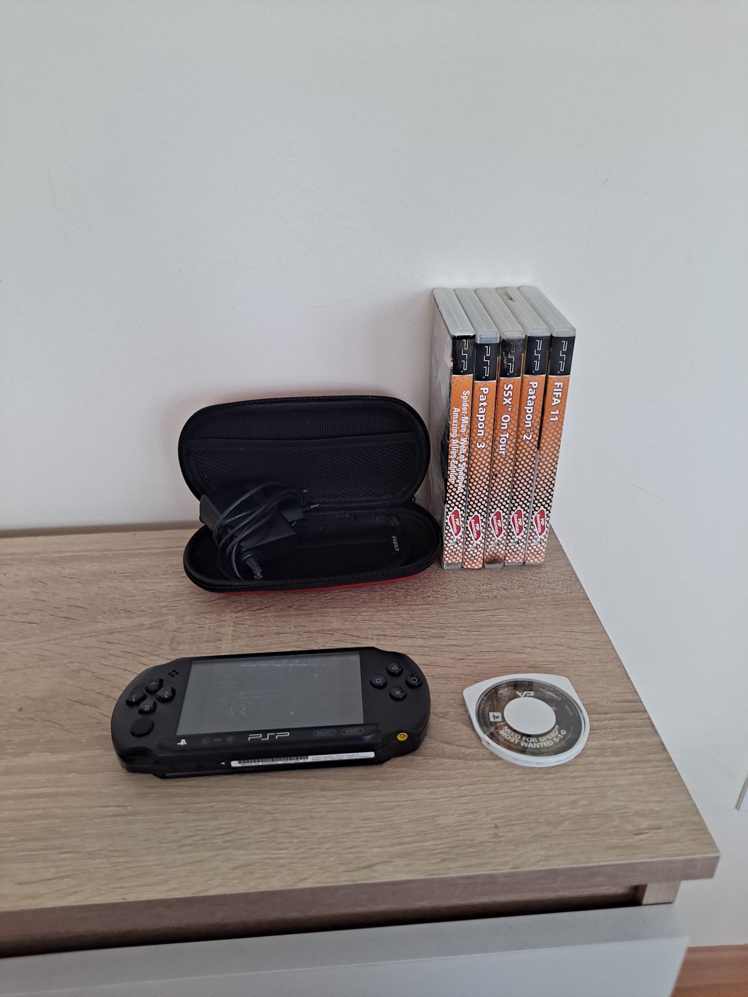Konsola Sony PSP +Gry i Etui