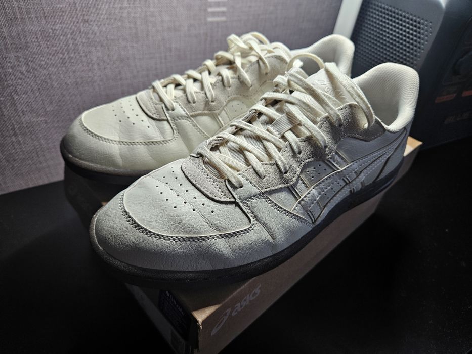 Asics SKYHAND OG 41.5 (26см)