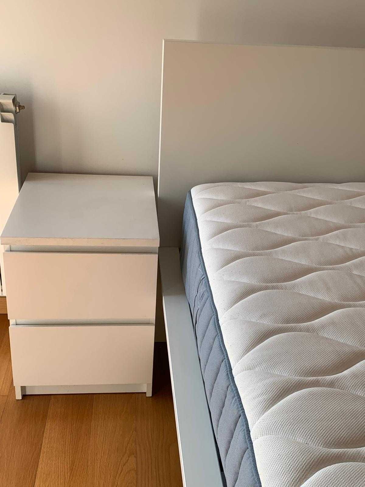 Cama Casal King (180 x 200) Completa - Modelo MALM IKEA + 2 Cómodas