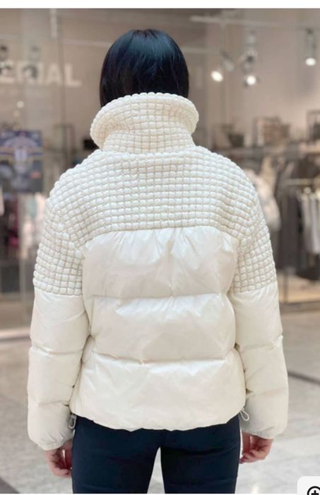 Жіночий пуховик Vicolo