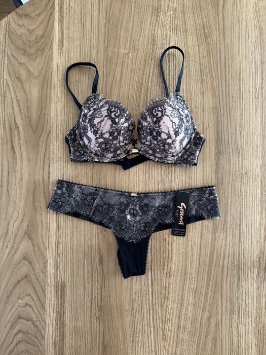 Biustonosz nowy 65D zestaw majtki brytyjskiej firmy Gossard