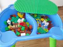 Stolik ELEFUN z klockami LEGO