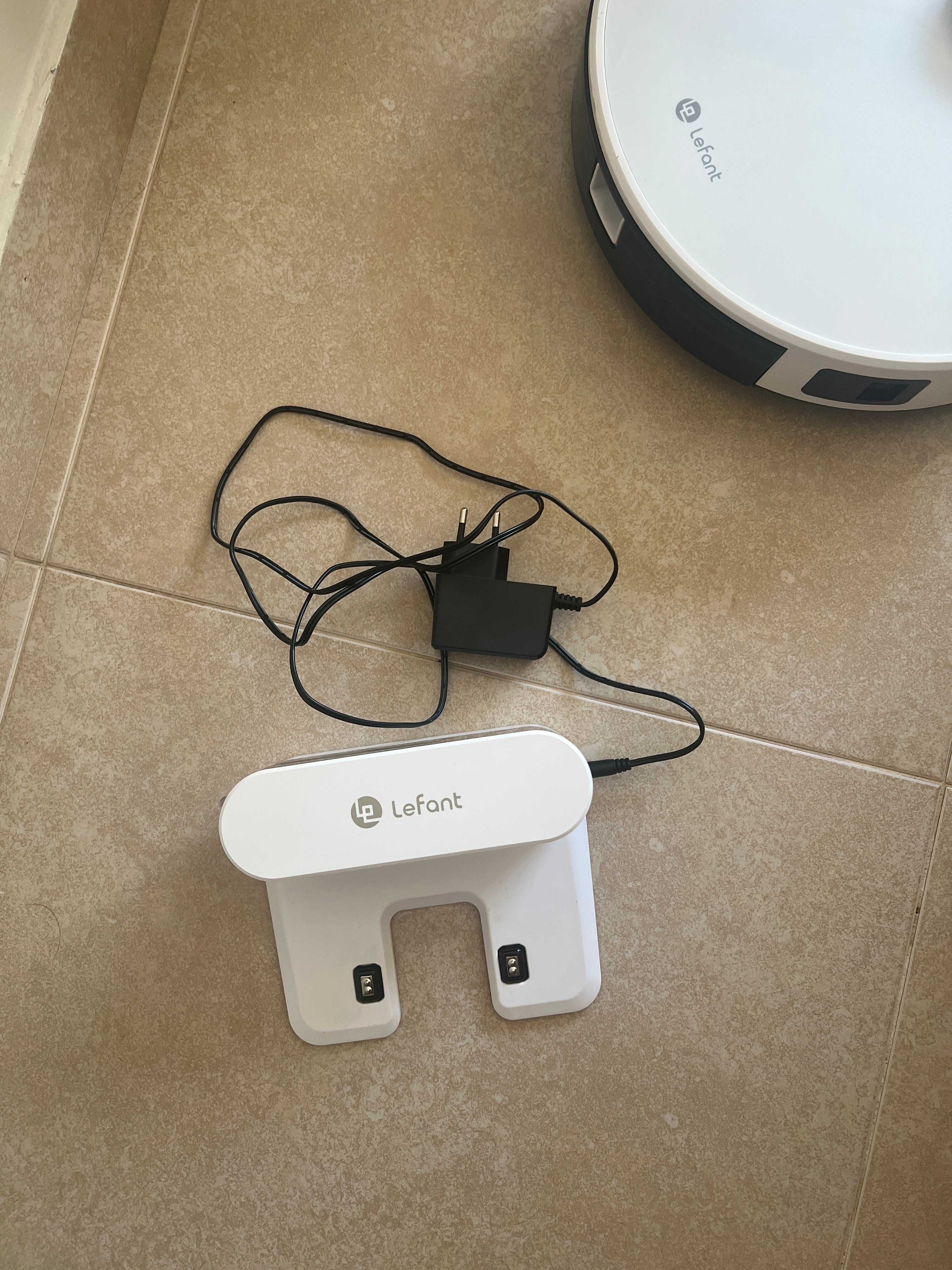 Aspirador robô com apenas 1 ano e pouco uso