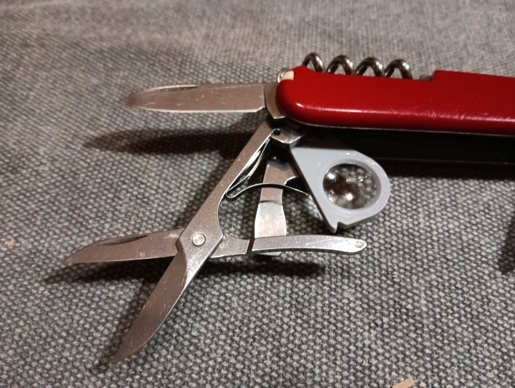 Victorinox Explorer stary model