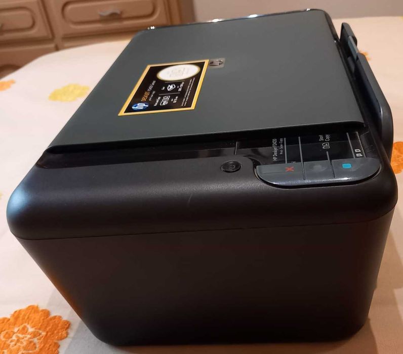 Impressora HP Deskjet F2420 (Imprime, Digitaliza e Copia)