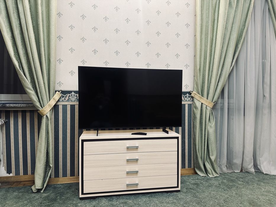 Samsung 4к смарт тв 50 дюймів 23 рік.