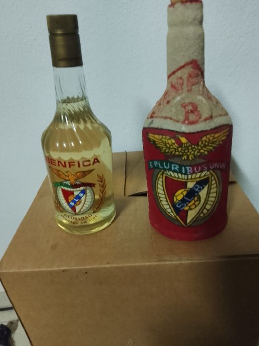 2 garrafas para colecionador do Benfica