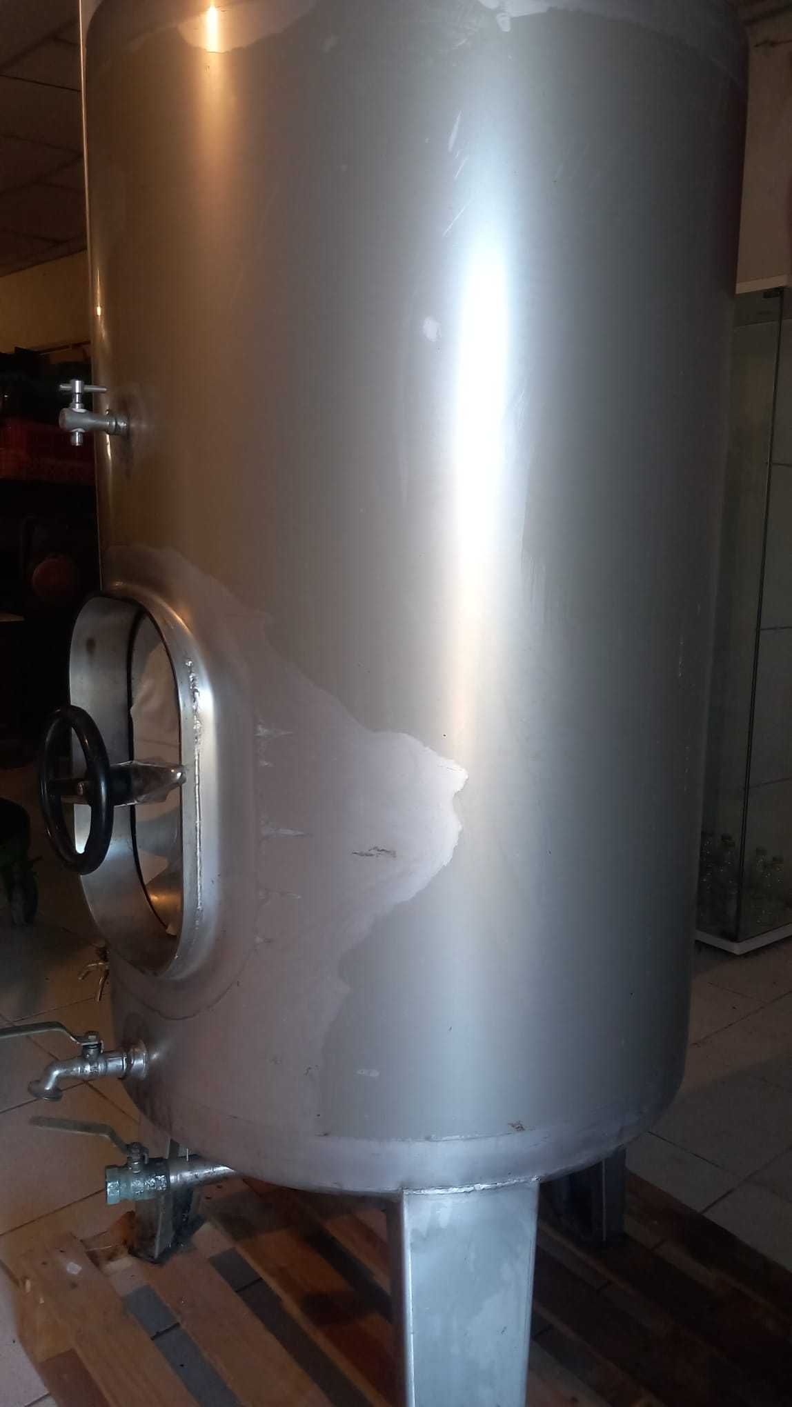 Material vindima (dorna, cubas de inox 250 e 350)