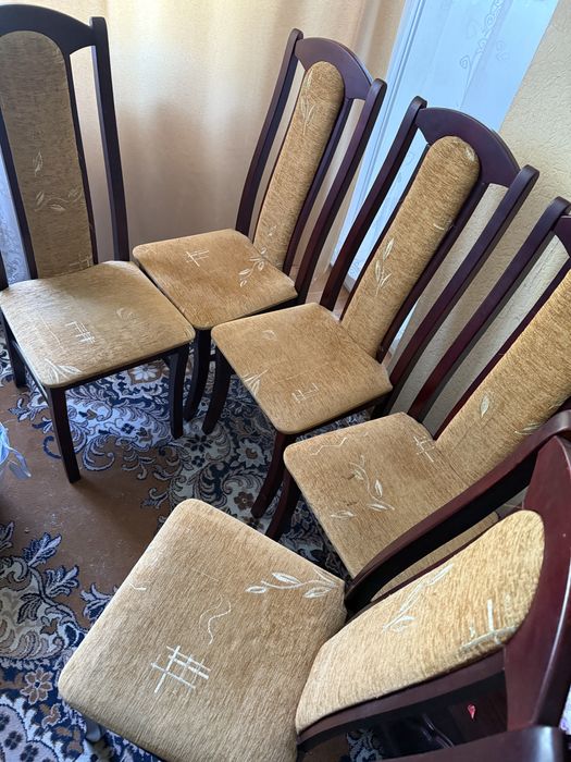 Stół rozkładany + 5 krzeseł, stan dobry, komplet jadalniany