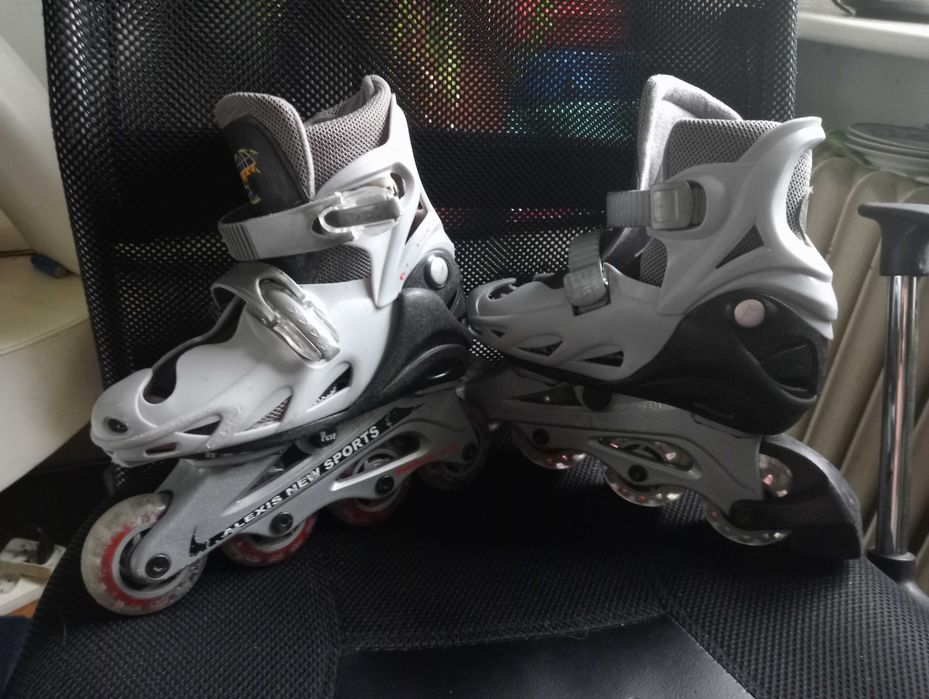 Rolki dziecęce rozm 31-33 cm plus ochraniacze i kask