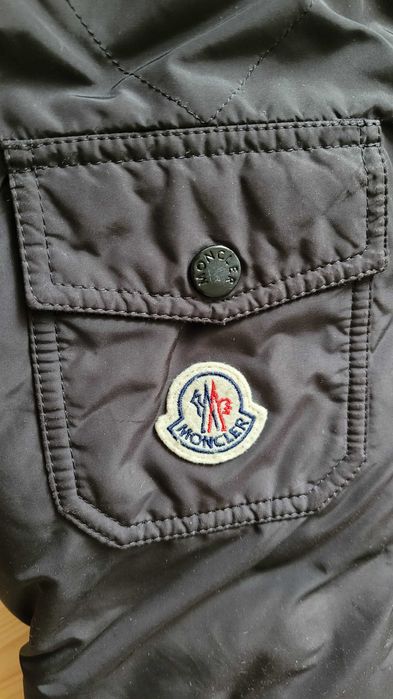Sprzedam oryginalną kurtkę puchową Moncler