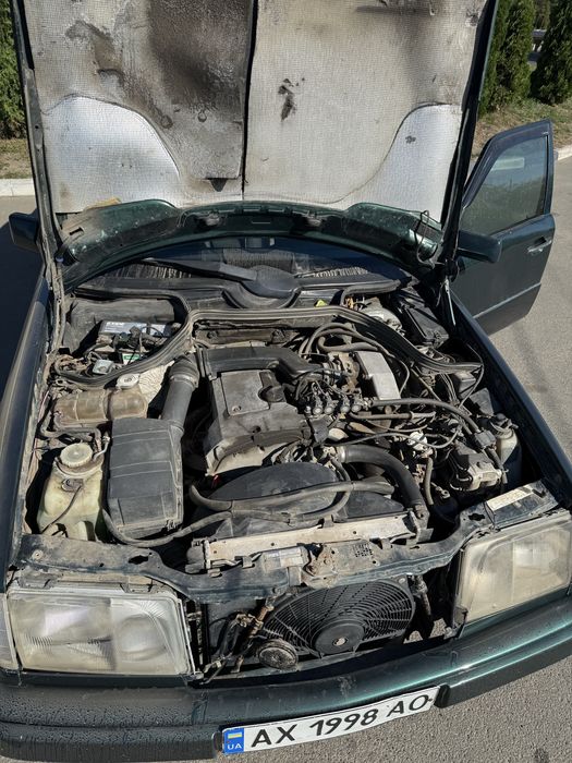 Mercedes-Benz E200 w124