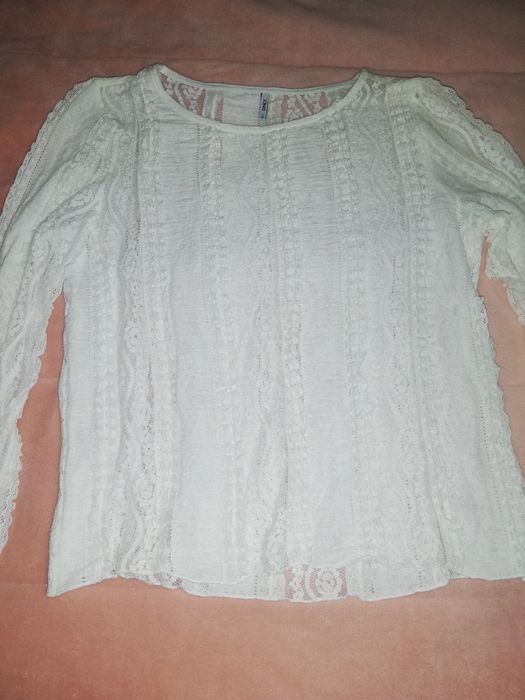 Blusa de renda branca