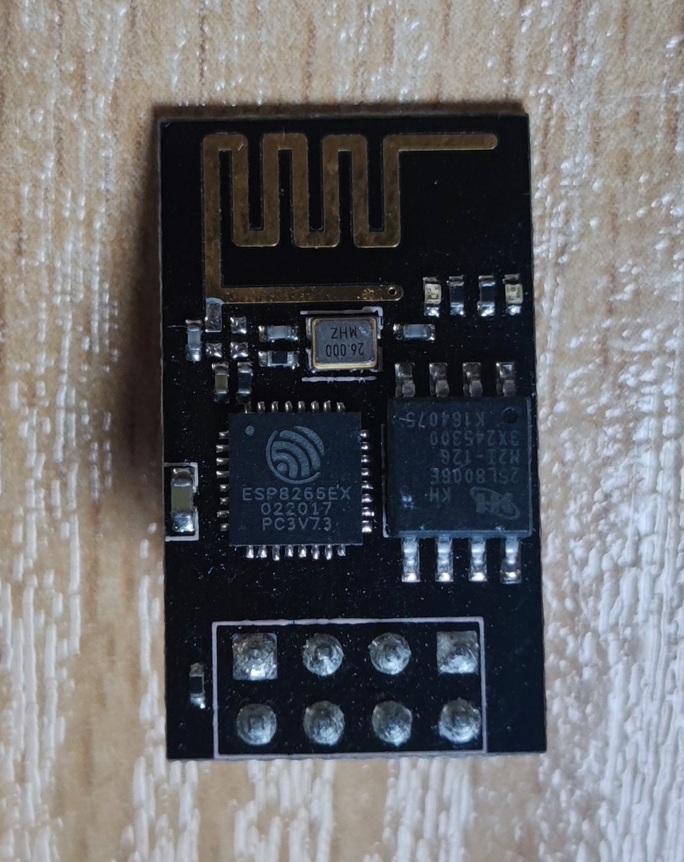 **Moduł ESP-01S - Kompaktowe Wi-Fi dla Twoich Projektów IoT** ESP8266