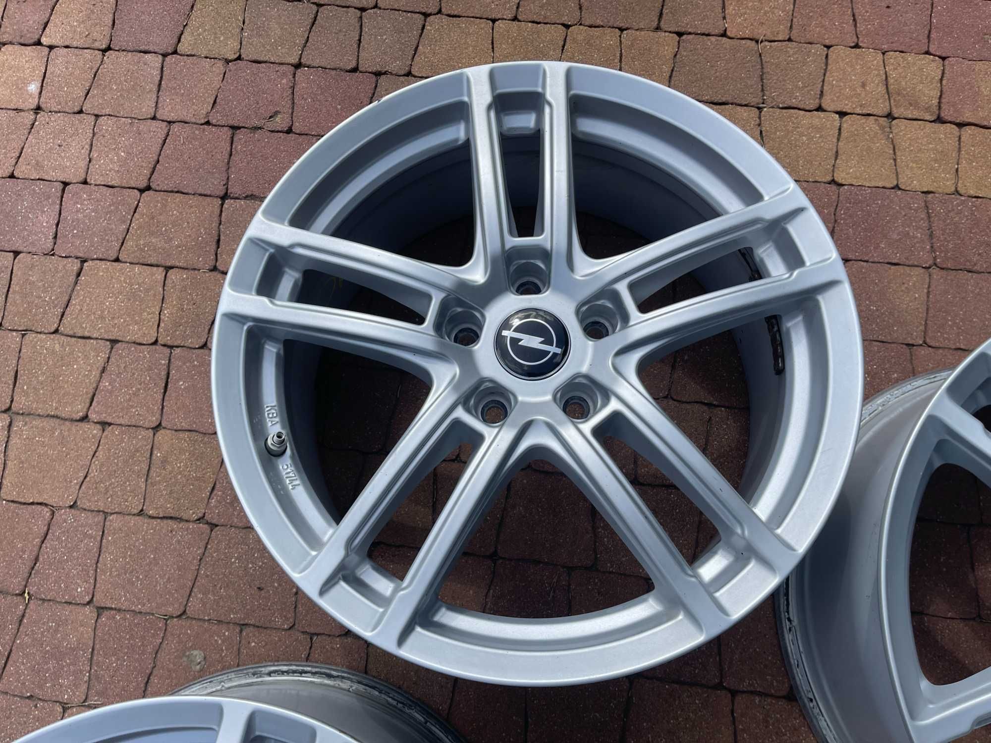 3825. Alufelgi 18" Opel Insignia B Astra J 5x115 8J ET46