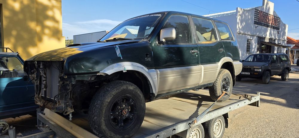 Vendo pecas nissan terrano 2