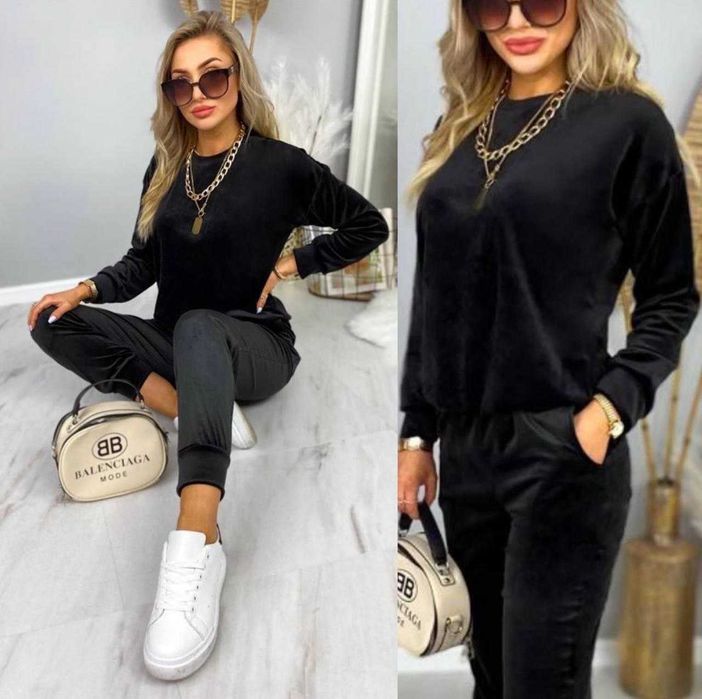 жіночий велюровий костюм