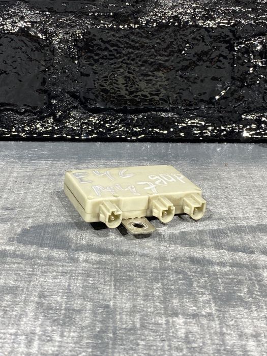 Усилітель Антени БМВ Е46 Е65 65248368205