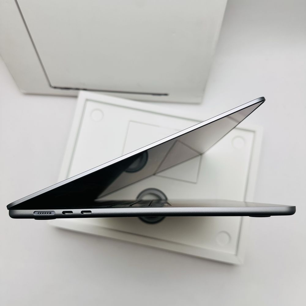 Як новий! MacBook Air 15" 2024 M3 Space Gray 24GB 512GB SSD