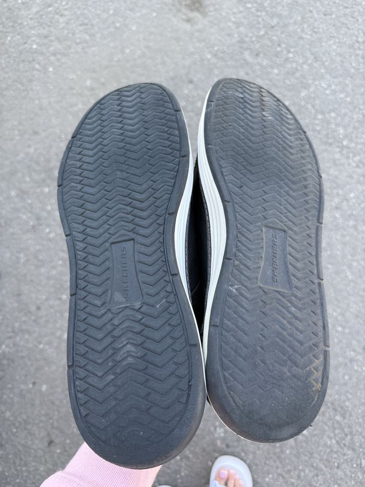 Skechers кроссовки оригинал 43 размер черные кожаные